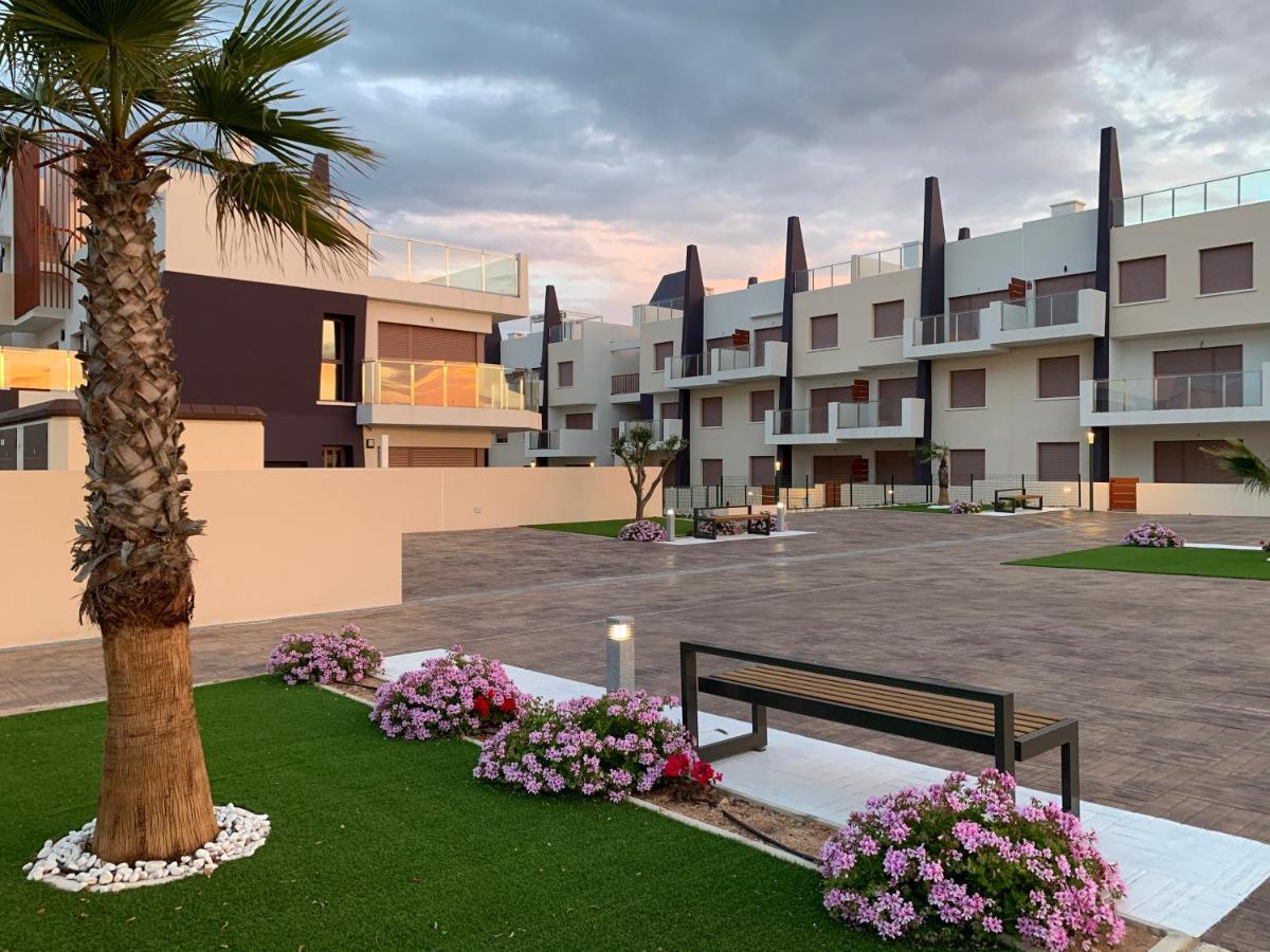 Apartment Bianca 212 - Cosy Flat 250m From Mil Palmeras Torre de la Horadada